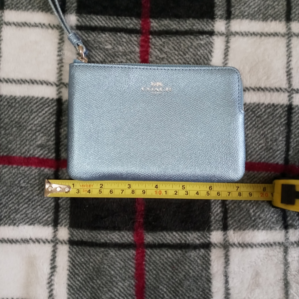 Coach wristlet - Picture 7 of 7